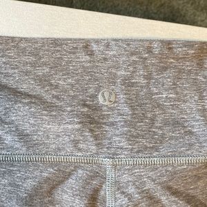 Lulu lemon capri yoga pants